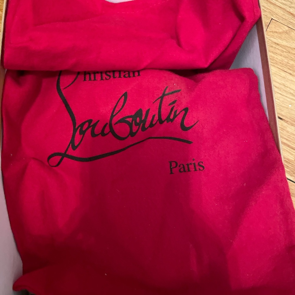 Louboutin Peep - Picture 4 of 11